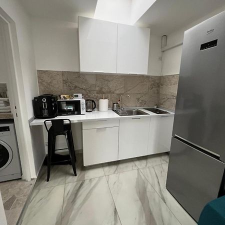 Luxus Cluj Airport Apartments Экстерьер фото