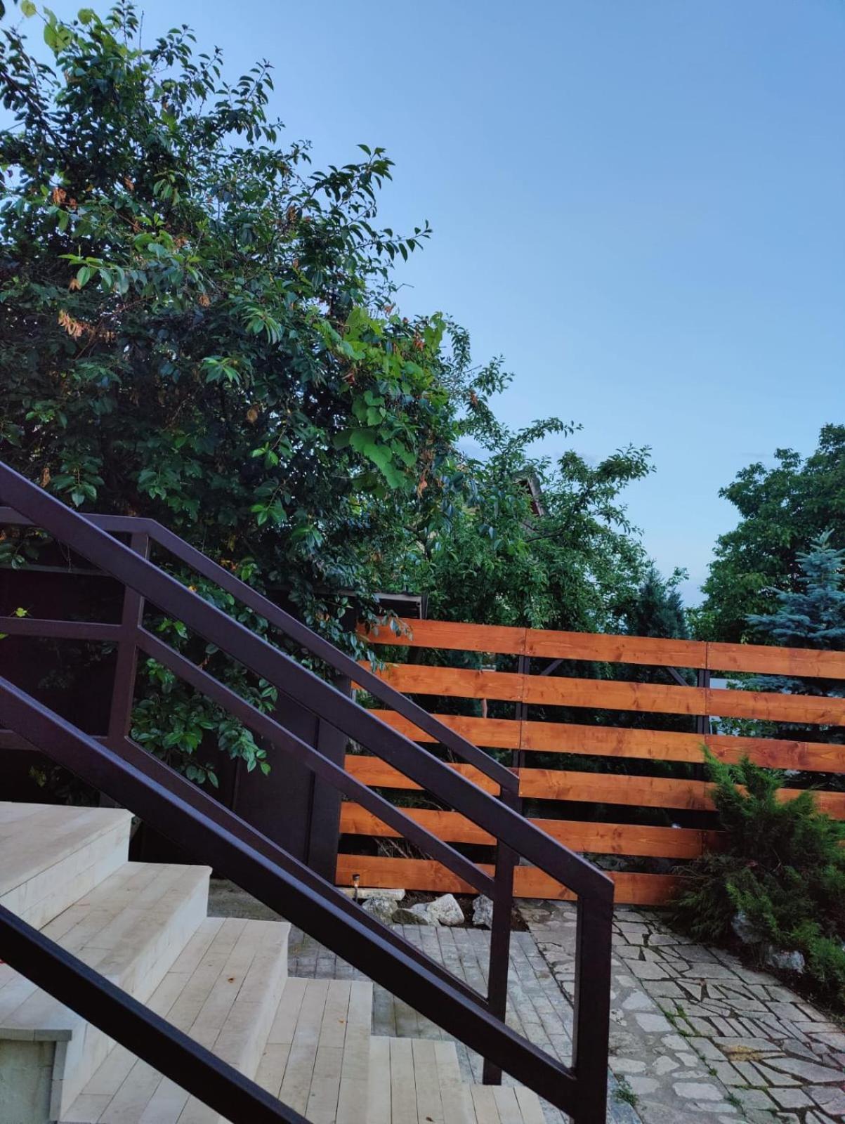 Luxus Cluj Airport Apartments Экстерьер фото