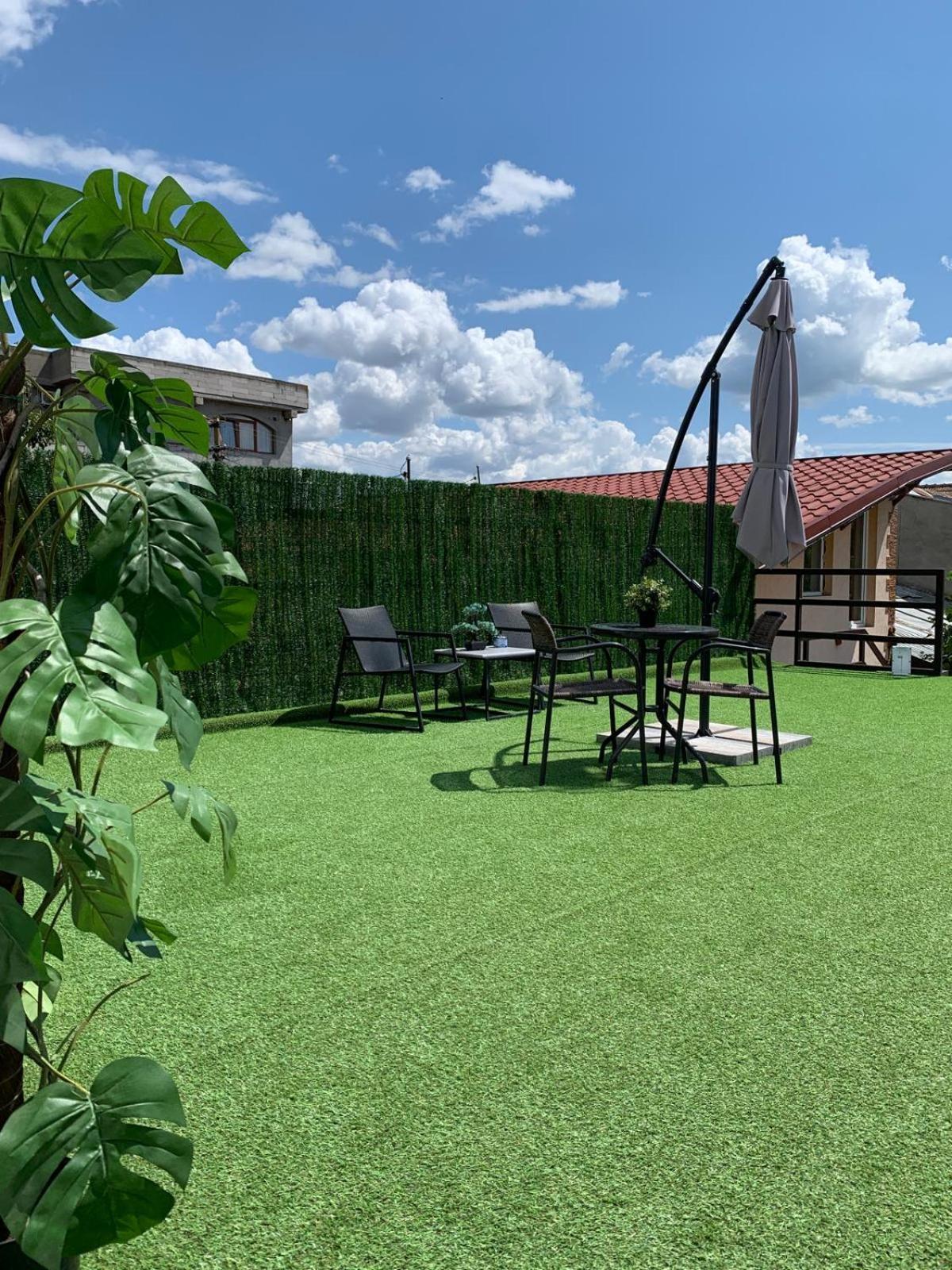 Luxus Cluj Airport Apartments Экстерьер фото