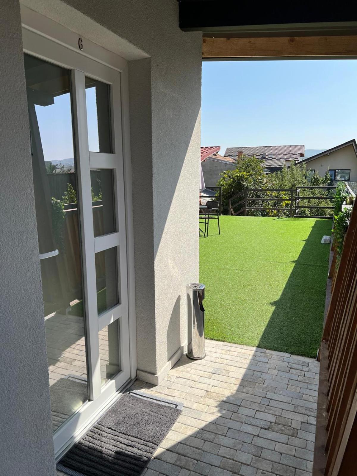 Luxus Cluj Airport Apartments Экстерьер фото