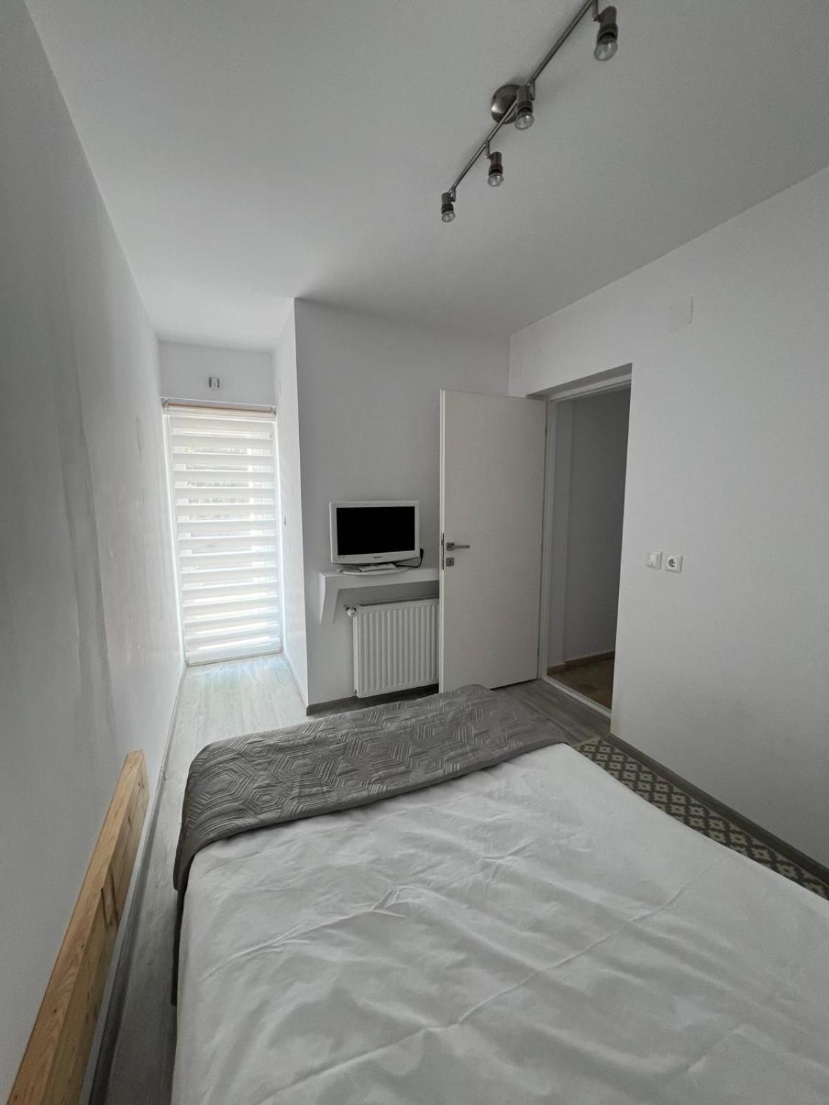 Luxus Cluj Airport Apartments Экстерьер фото