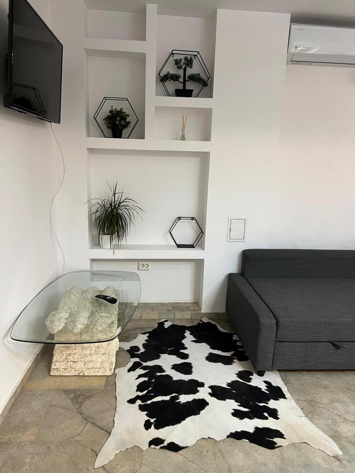 Luxus Cluj Airport Apartments Экстерьер фото