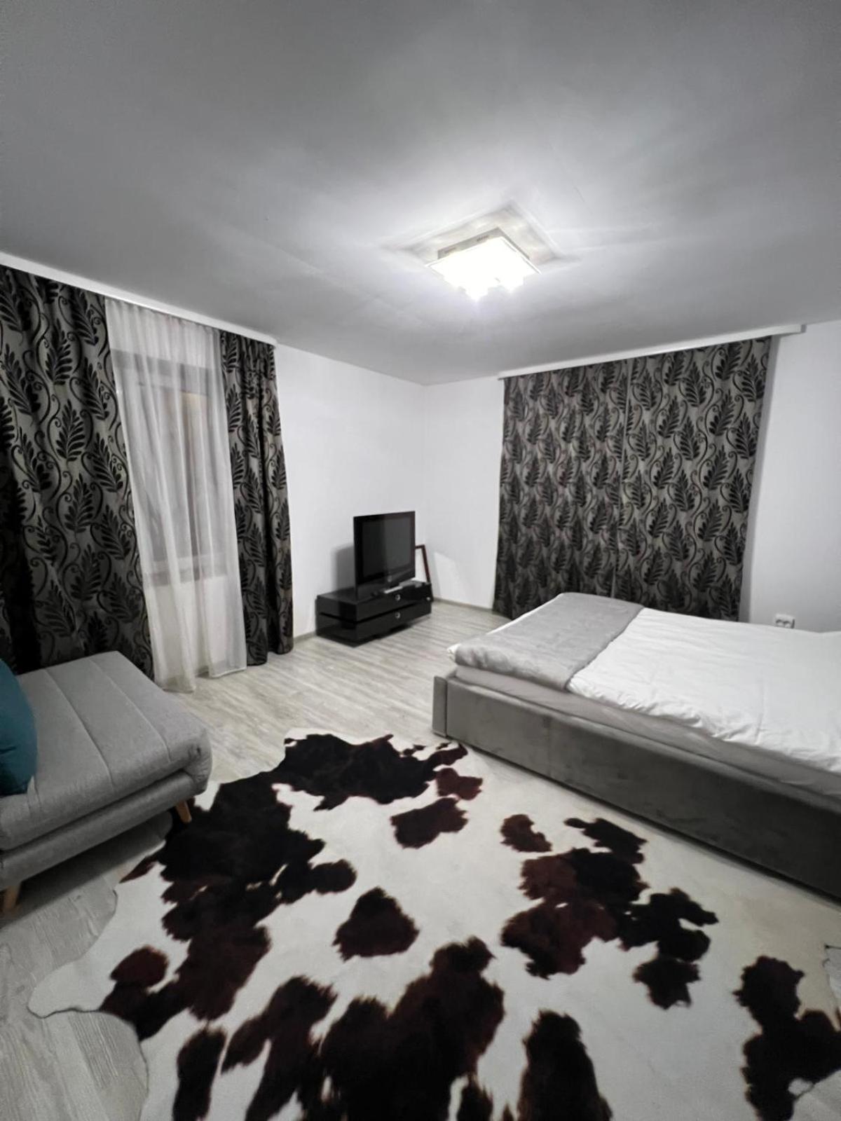 Luxus Cluj Airport Apartments Экстерьер фото