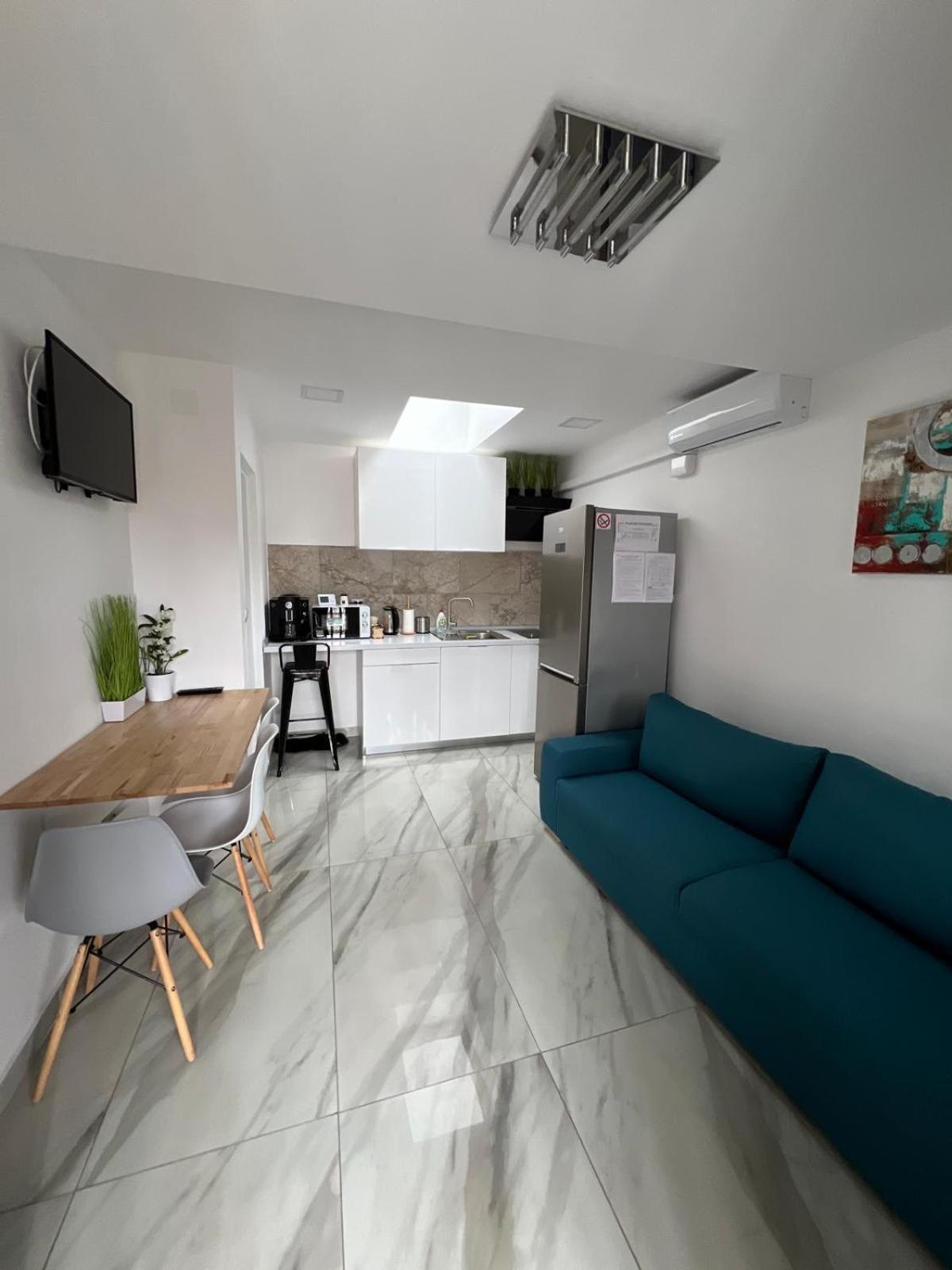 Luxus Cluj Airport Apartments Экстерьер фото